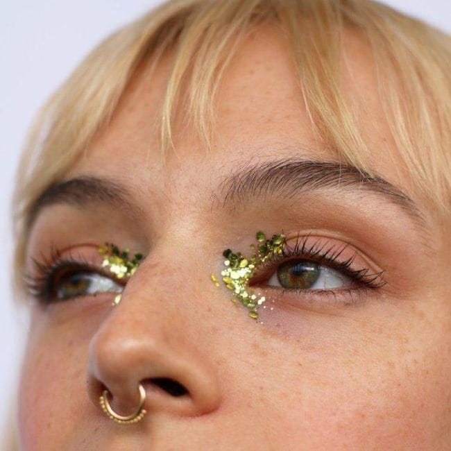 6 Dicas para usar glitter e cores neon na maquiagem durante o carnaval