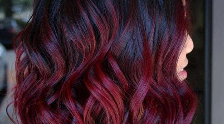 mechas com cabelo vermelho cereja