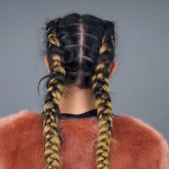 Penteado para Cabelo Cacheado: 10 cortes para o dia ou festa