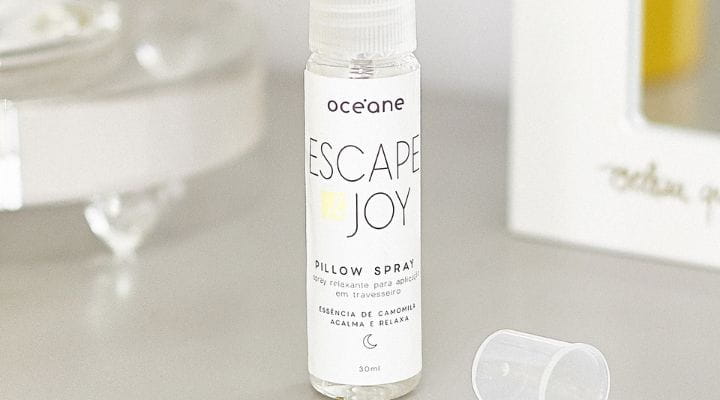 Foto da embalagem do Escape Joy spray para travesseiro e almofadas com camomila. 
