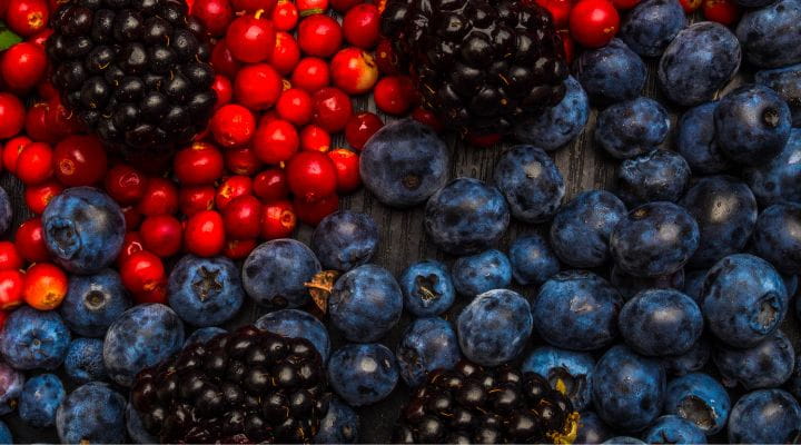 Foto das frutas que possuem resveratrol em sua composição.