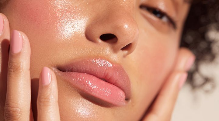 pele com brilho natural