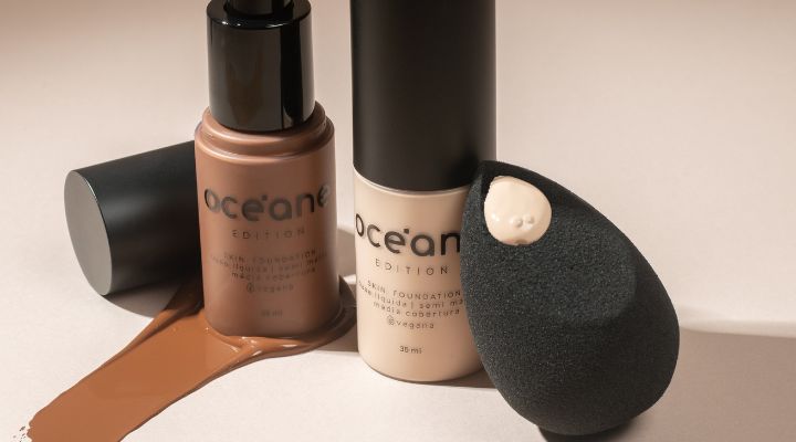 Fundação facial e esponja de maquiagem Océane
