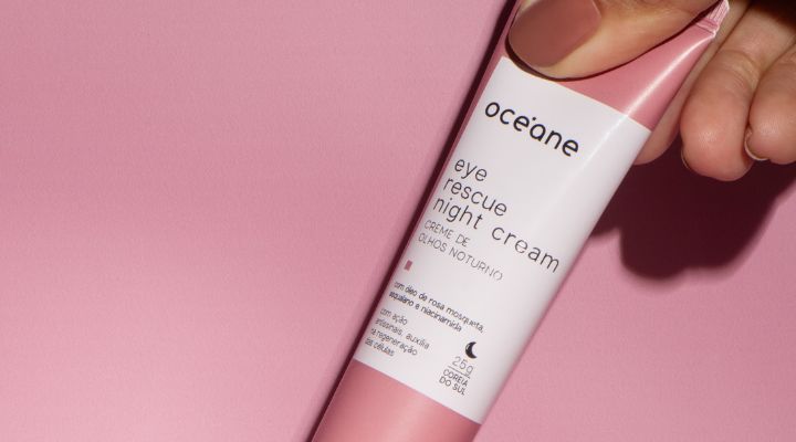 Creme noturno para os olhos Oceáne em fundo rosa