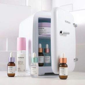 geladeira de skincare com séruns, hidratantes e brumas a frente