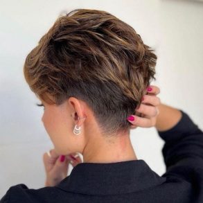 modelo com cabelo low fade