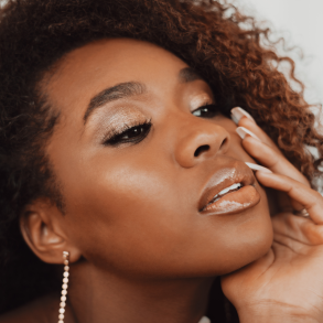 Modelo com maquiagem