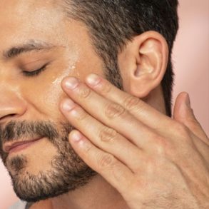 modelo masculino hidratação a barba